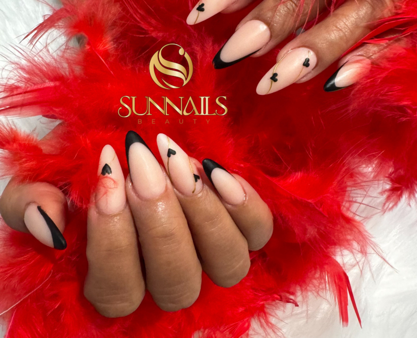 Sun Nails Täby team member welcoming customers